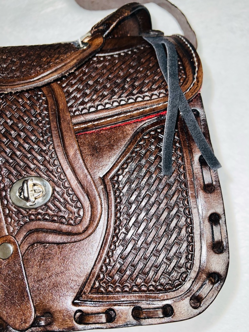 Hand Crafted Brown Woven Saddle-Style Shoulder Bag - Picture 3 of 15